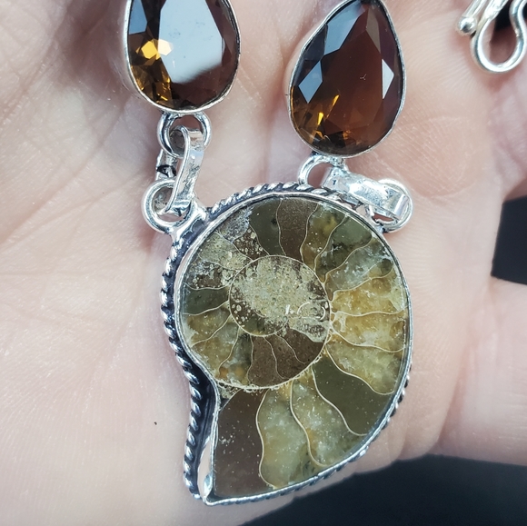 New Ammonite Fossil and Smoky Topaz 925 Silver Necklace. - Picture 5 of 15